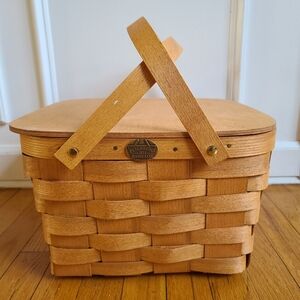 Vintage Peterboro Pie basket
